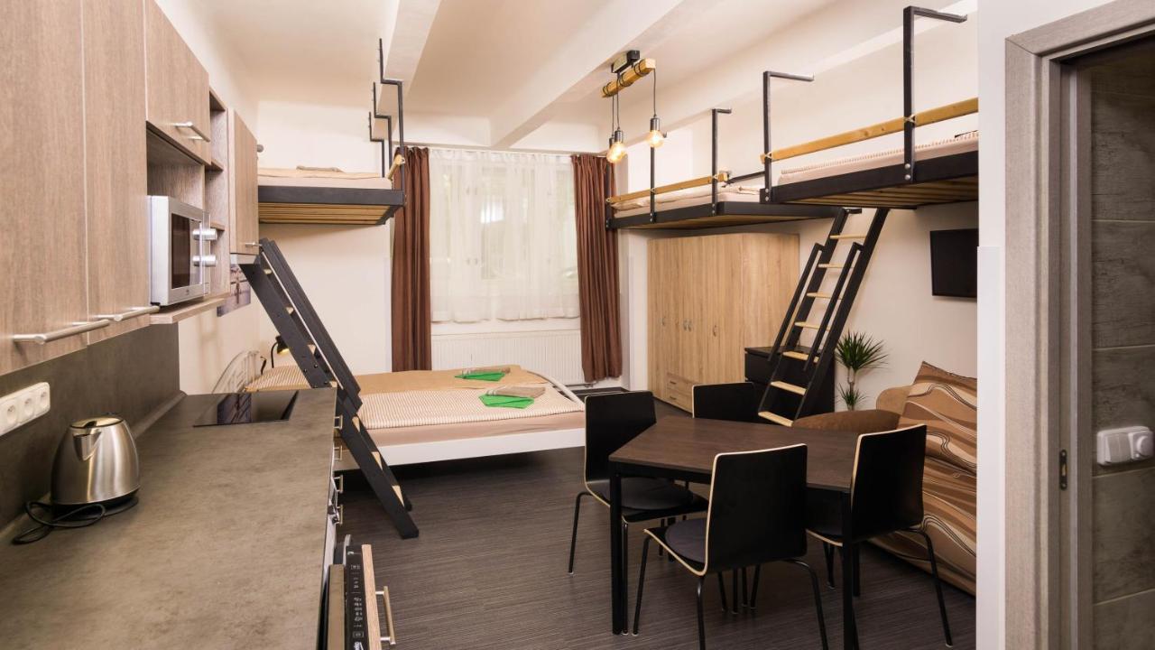 Flying Bed Apartment Close To Prague Castle And Airport Exterior photo
