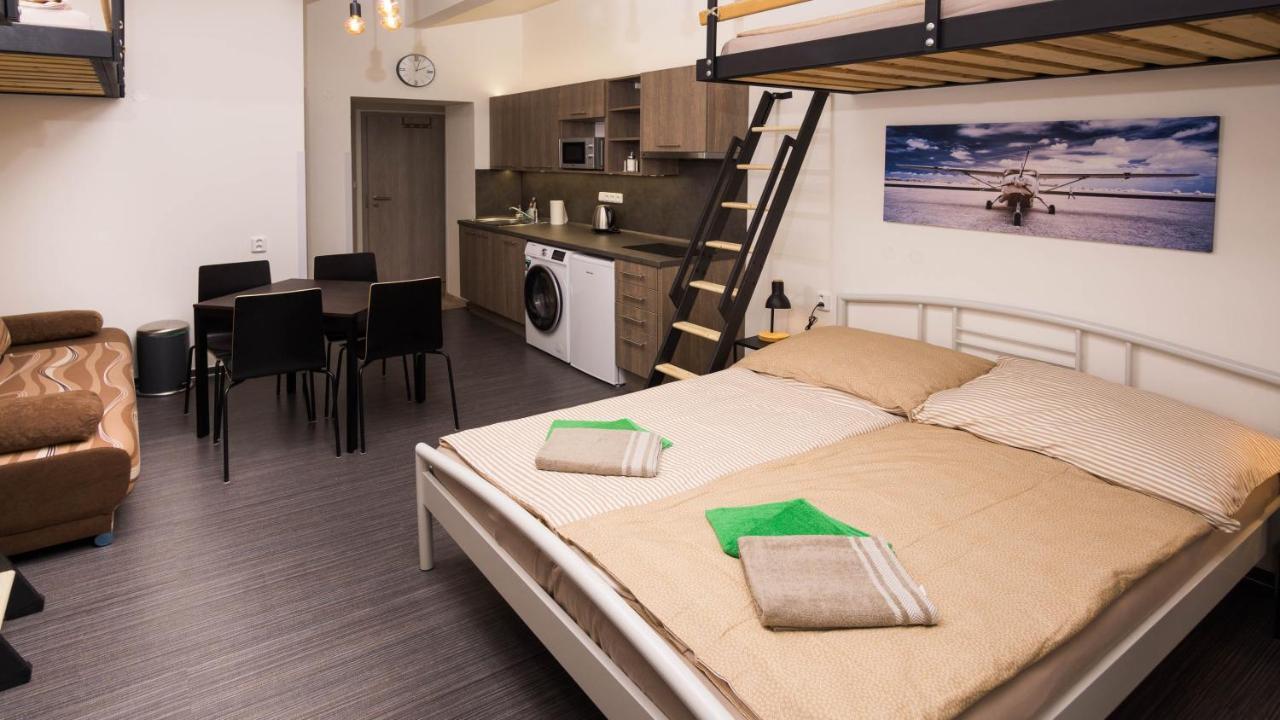 Flying Bed Apartment Close To Prague Castle And Airport Exterior photo